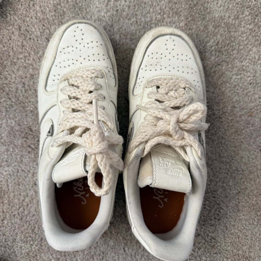White Airforce (Special Laces and Nike Swoosh) - LIMITED EDITION